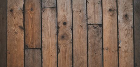 Como identificar diferentes tipos de madeira para projetos de marcenaria