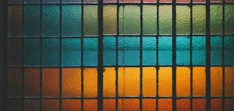 Diferentes Técnicas de Coloração de Vidro e Suas Aplicações de Mercado
